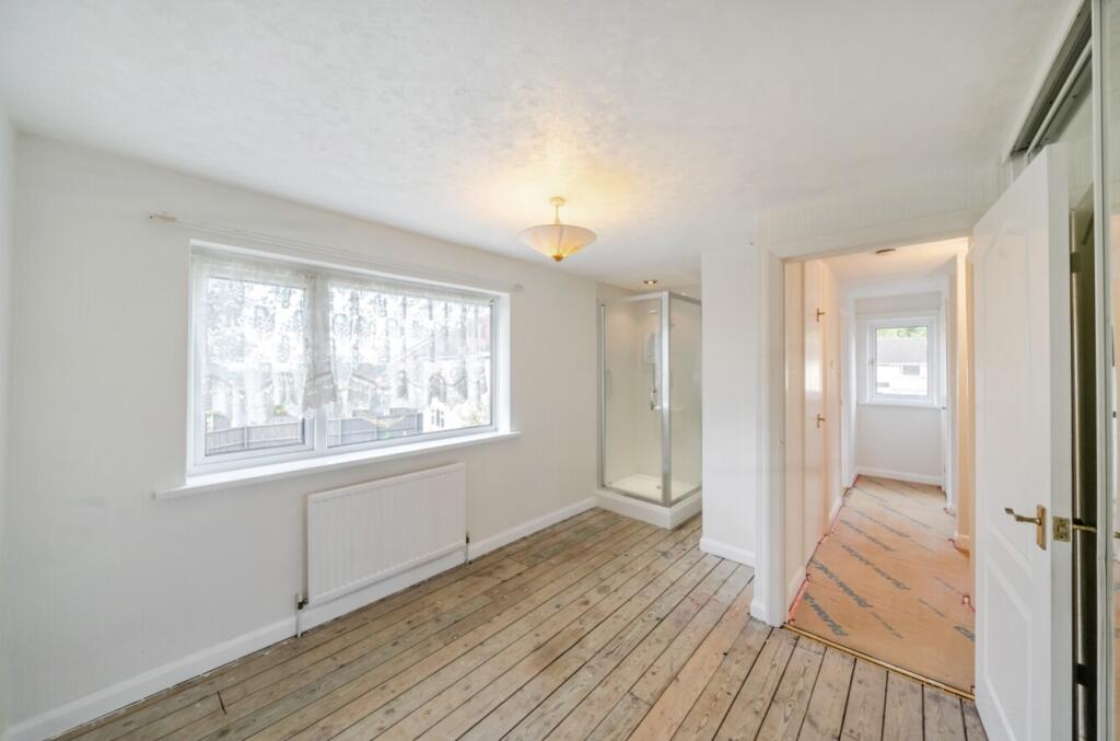 Bedroom With Shower 