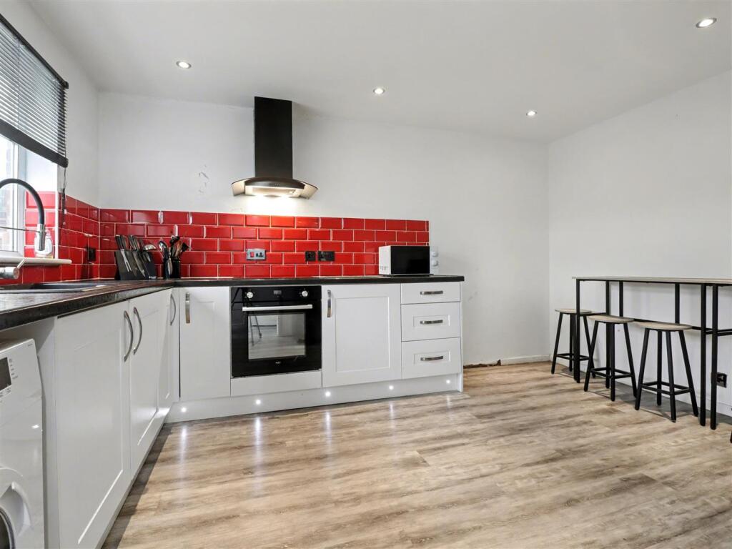 kitchen/breakfast/dining