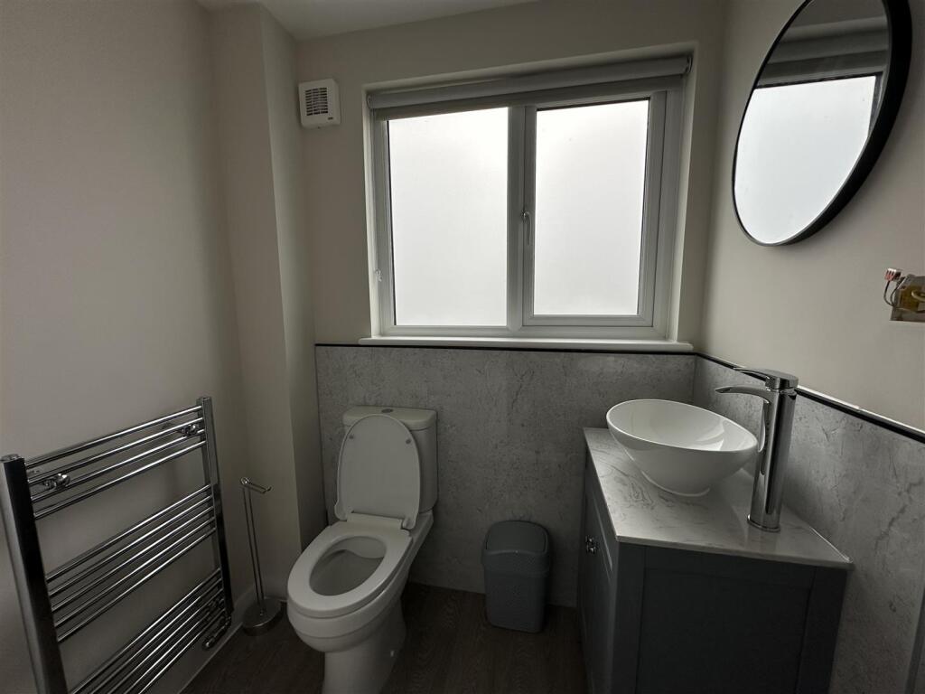 Shared Bathroom_1