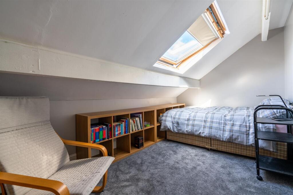 Bedroom 4.jpg