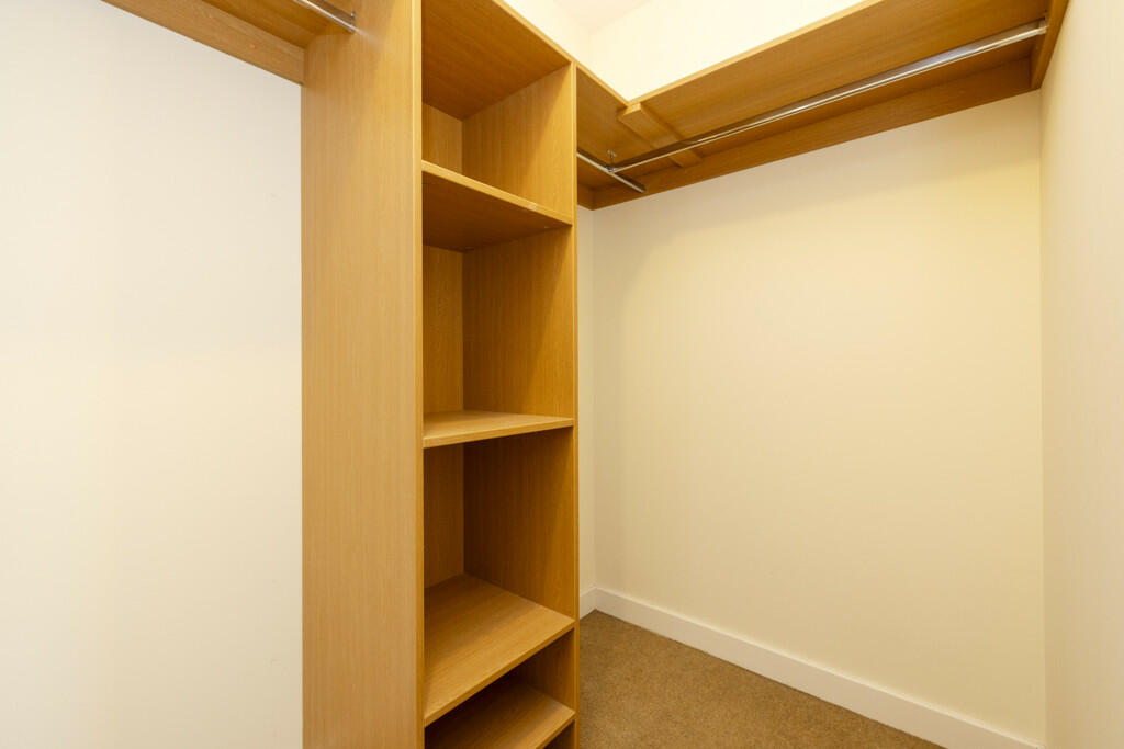 Walk-In Wardrobe 