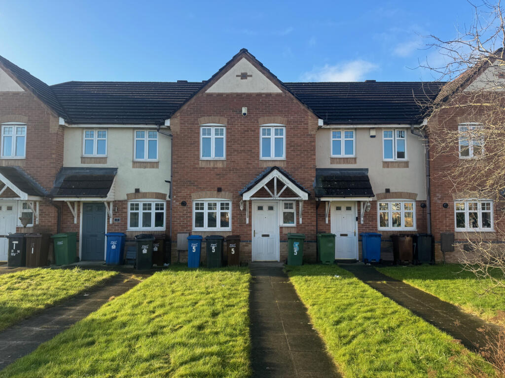 3 Bedroom Mid Town House For Sale