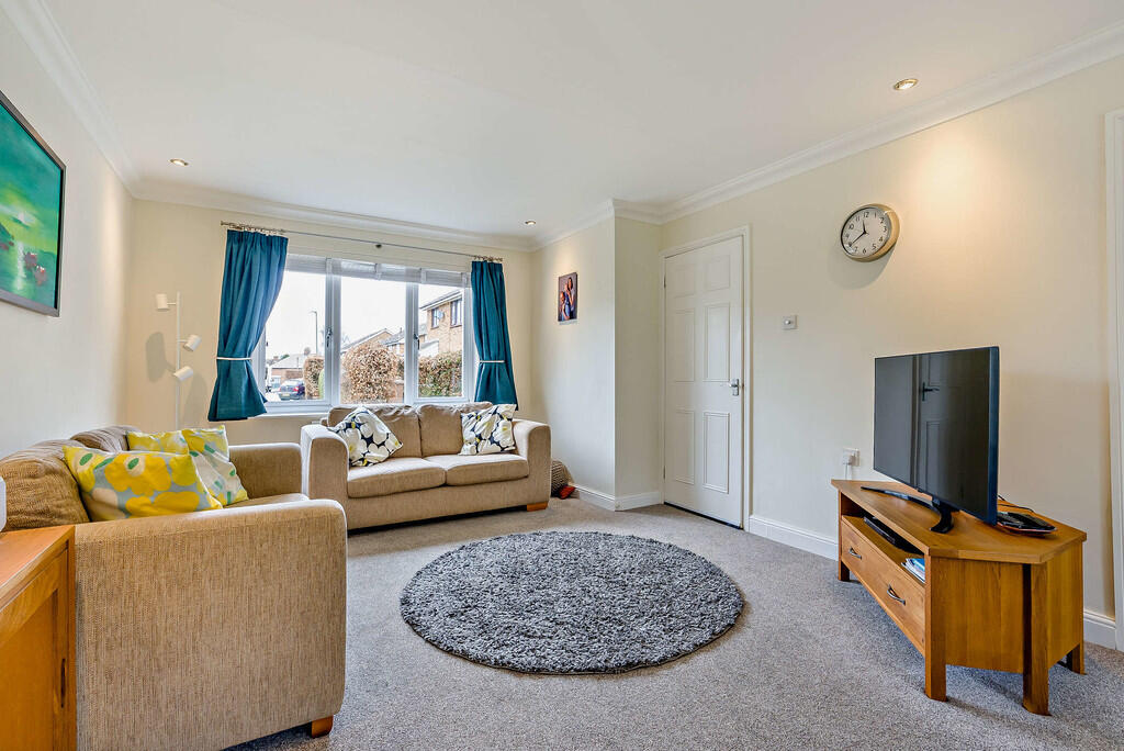 8640597-interior0...