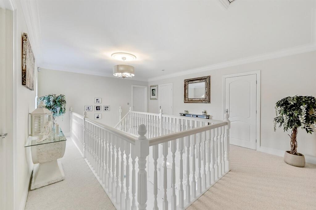 First Floor Galleried Landing