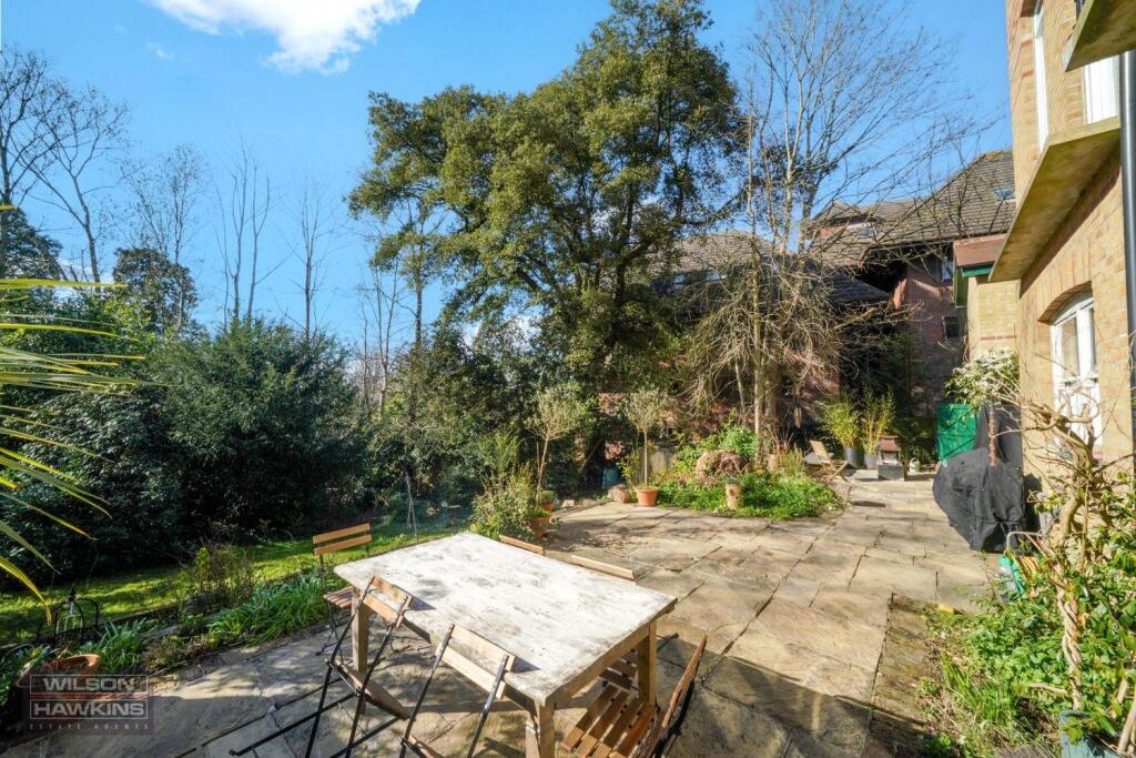 Holm Oak, Mount Park Avenue - p0Fkegm6r6AjeDtIyPaY