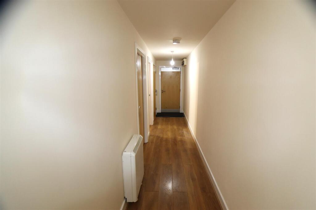 Hallway (2).JPG