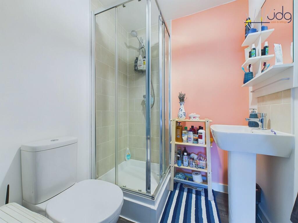 En-Suite Shower