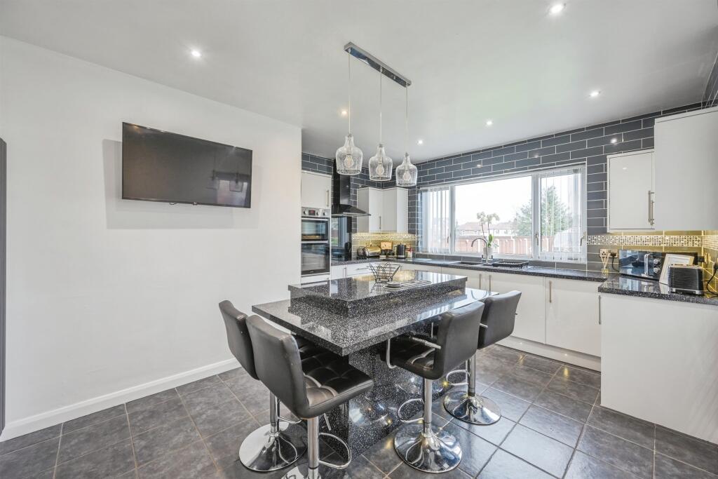 Breakfast Kitchen: