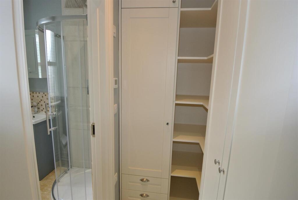 En Suite Dressing Area.JPG