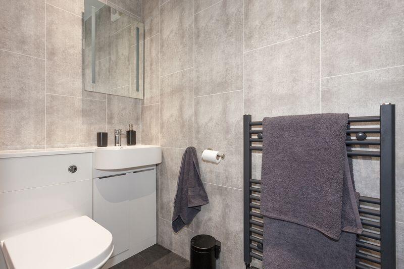 SHOWER ROOM
