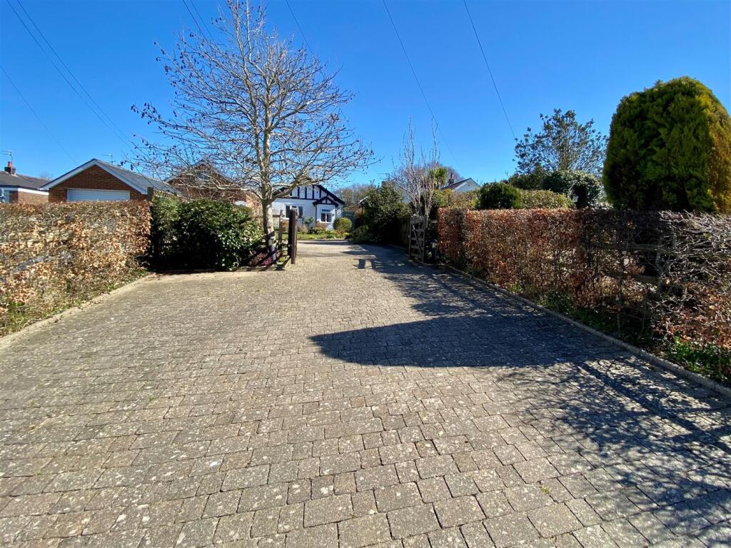 LONDONROADNEWFRONT.jpg