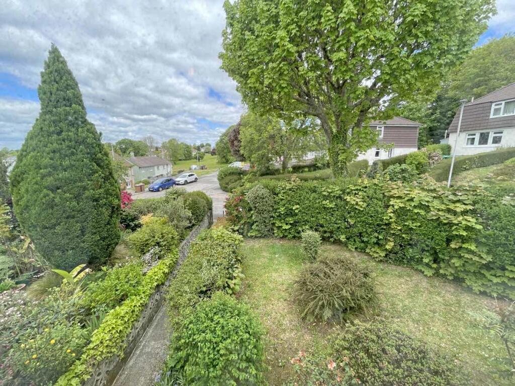 Elgin Crescent 115 - Front Outlook.jpg