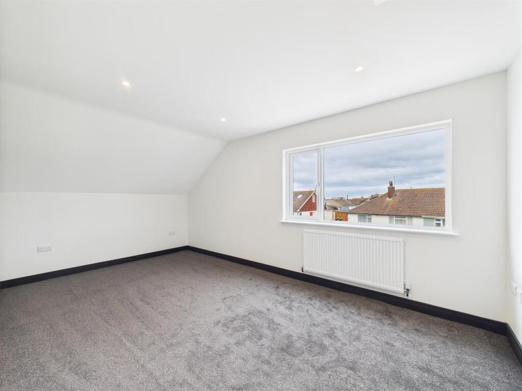 bedroom 2 .jpg