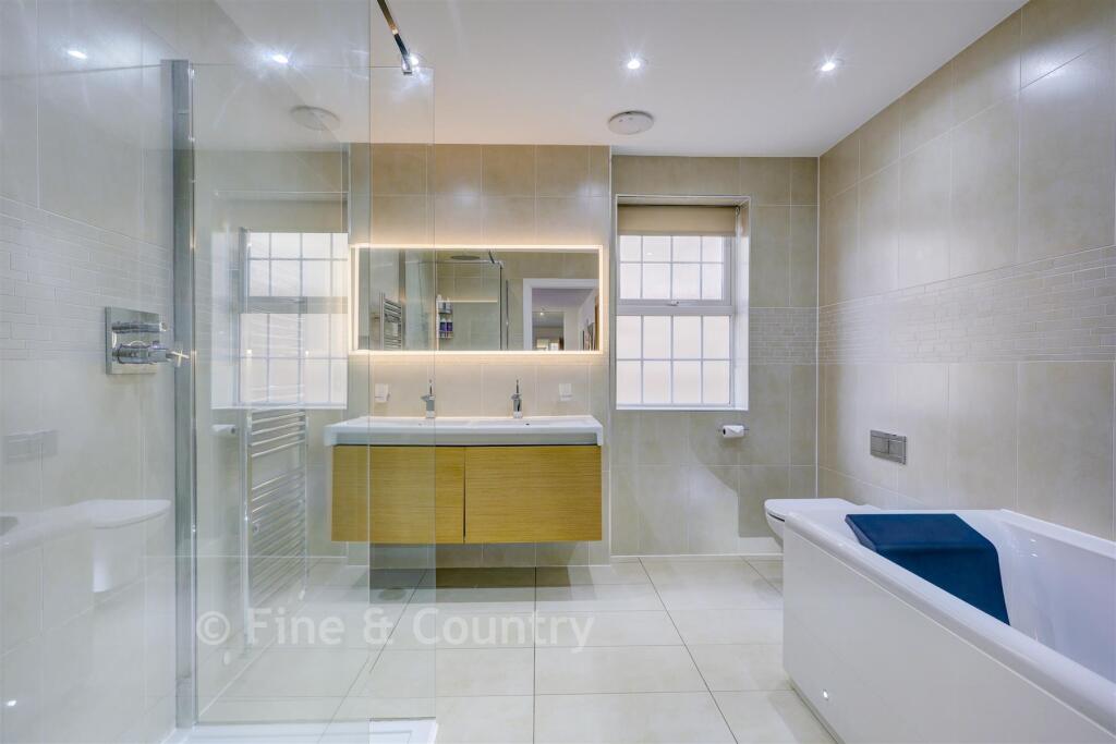 Ensuite