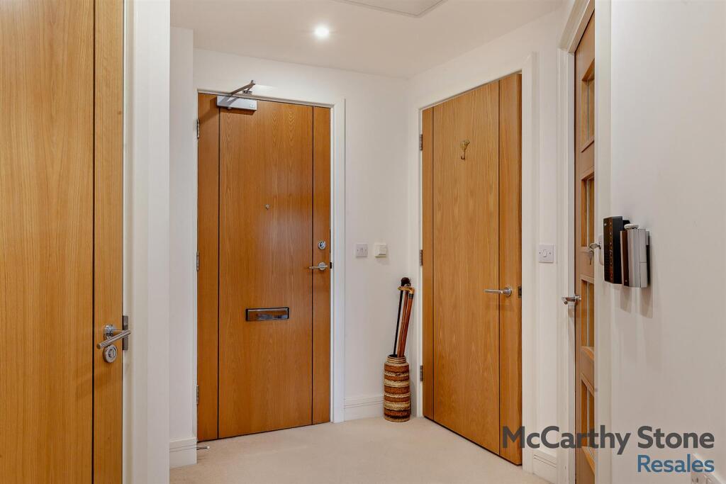 8651489-interior16-800.jpg