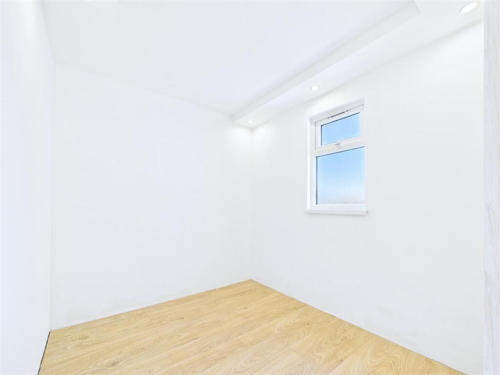 Empire Road, Burton Upon Trent (16).jpg