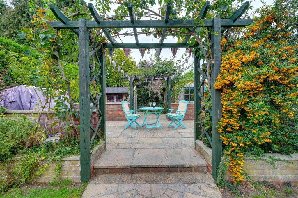 8 Lambert Rd (10).jpg