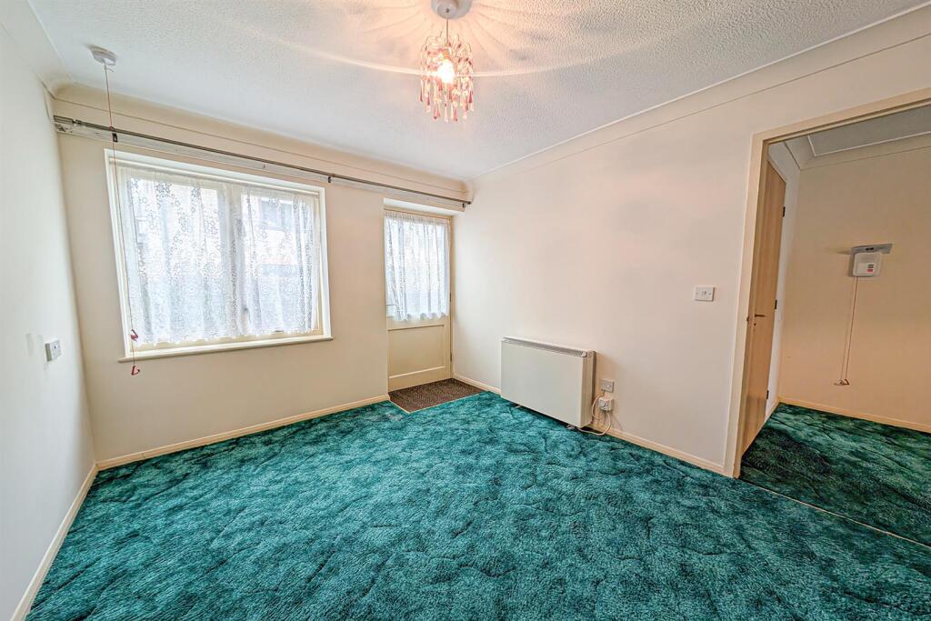 PXL_20251111_133731341.RAW-01 bed.jpg