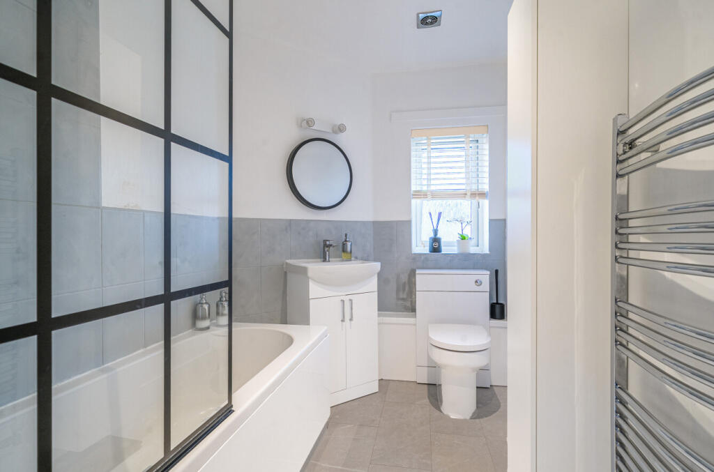 1392895-7-695b910...