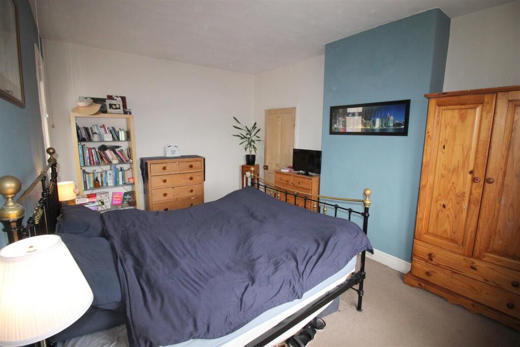 Cartmell Road, 13 Principle Bedroom 1.JPG