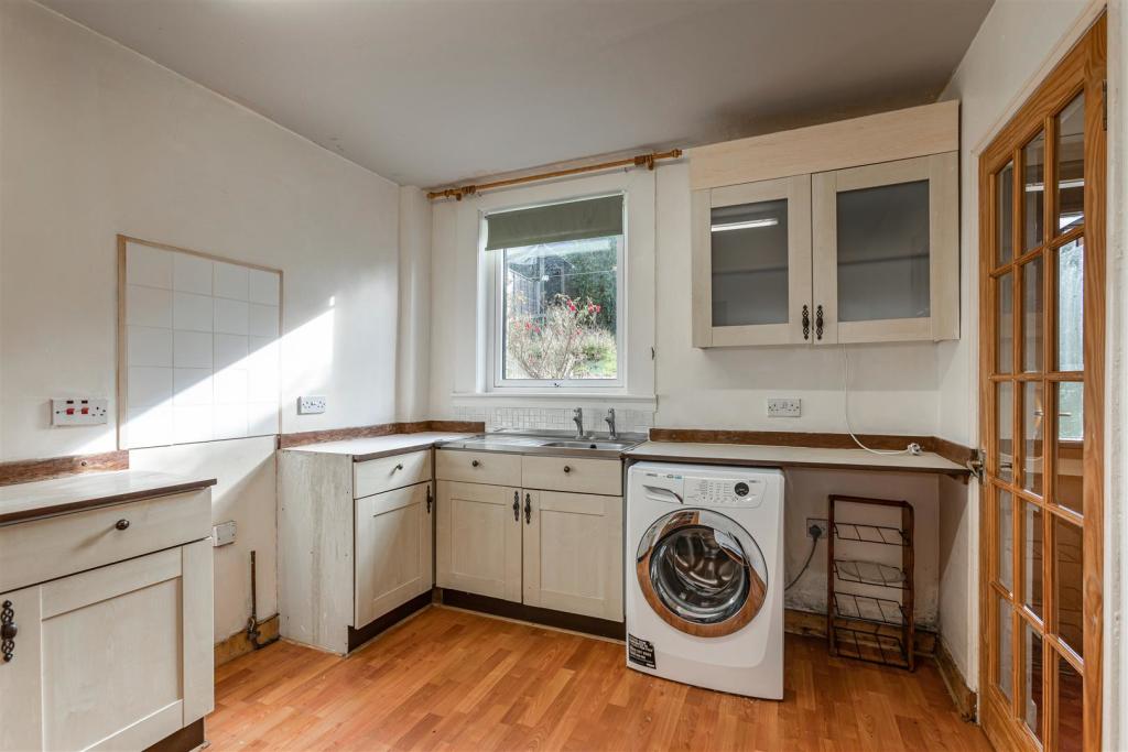 60 Priors Walk Melrose 06.JPG