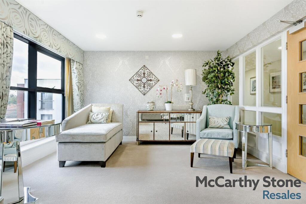 8669184-interior15-800.jpg