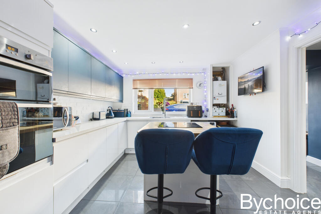 CAM05454G0-PR0088-STILL012