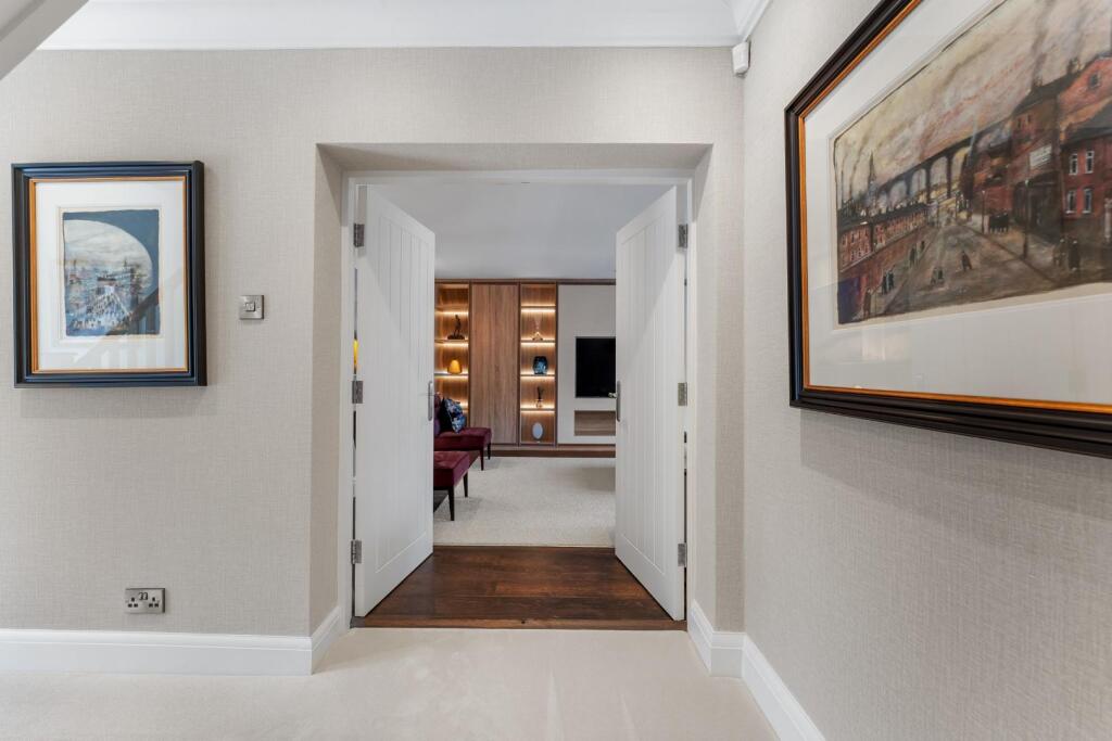 218 WOODFORD ROAD-2.jpg
