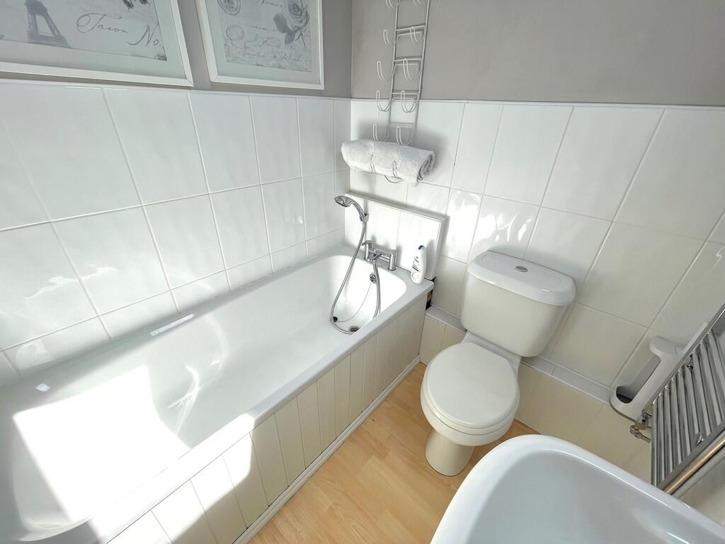 18 Moorfoot Road ...