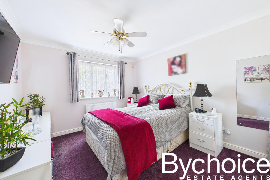 CAM05454G0-PR0052-STILL005