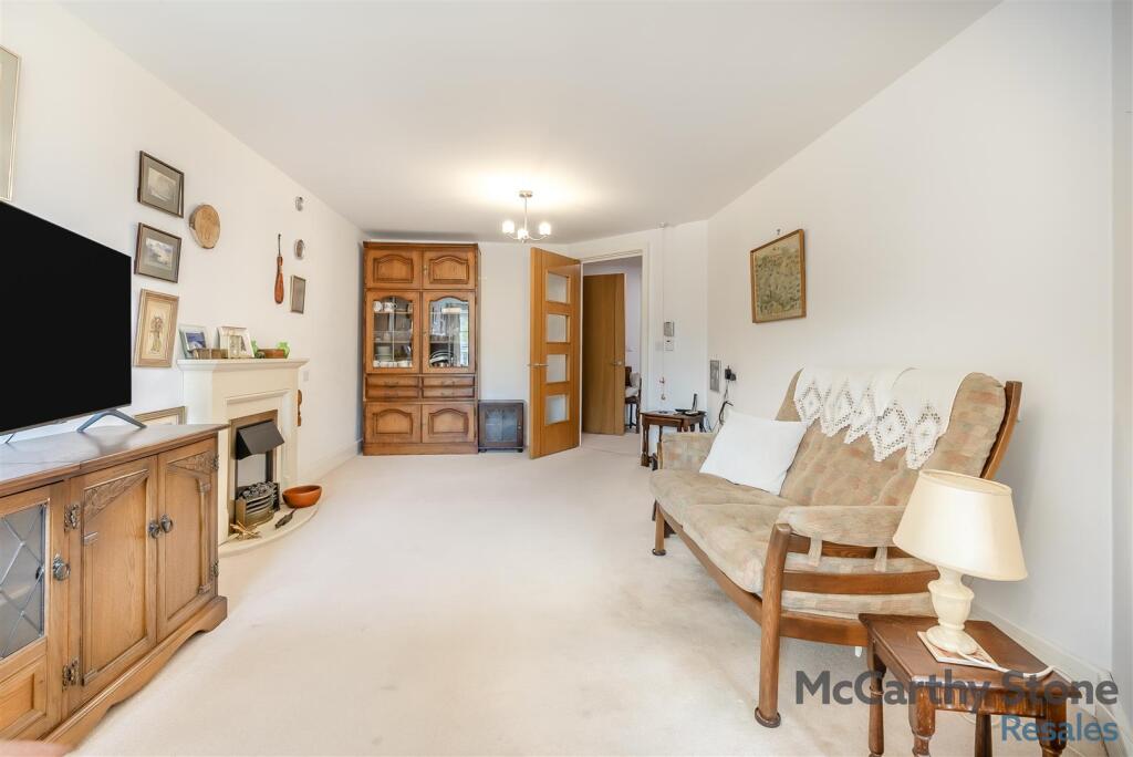8672543-interior07.jpg