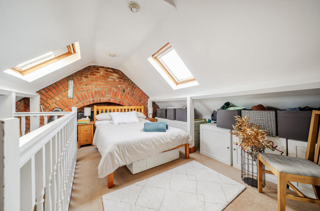 1395855-9-695e5ab...