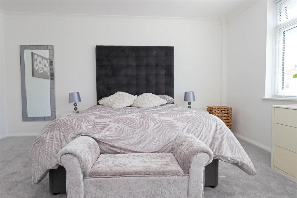 nicholas james tavistock main bed_.jpg