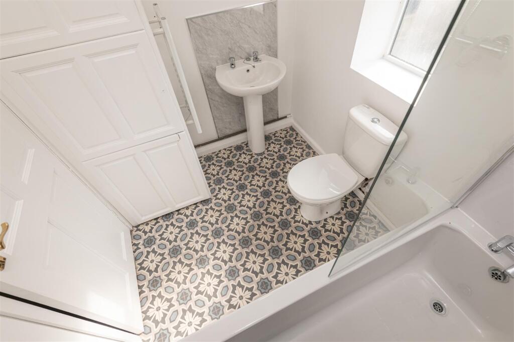 23 - 21 Saville Road HX5 0LA.jpg