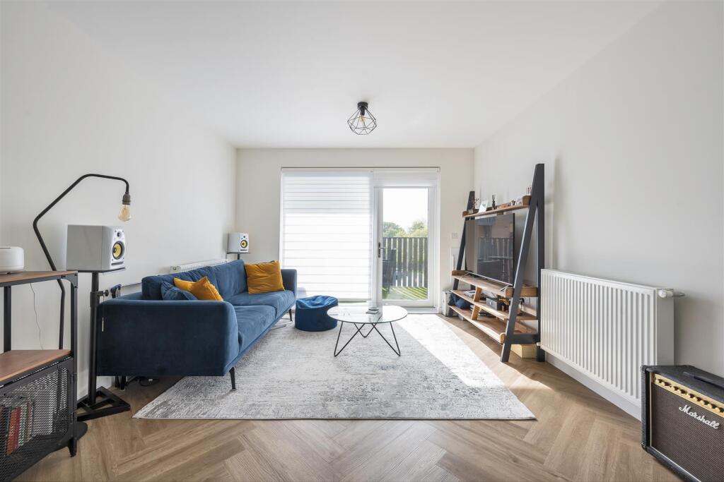 Merriam Close, E4