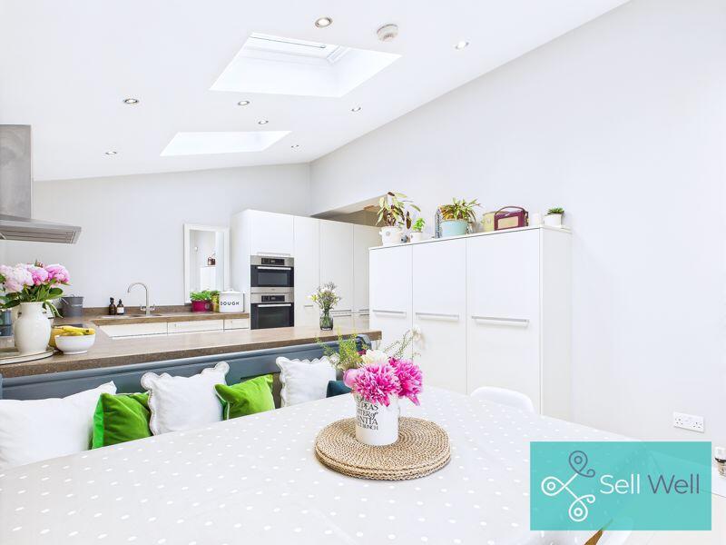 Kitchen/Dining Area