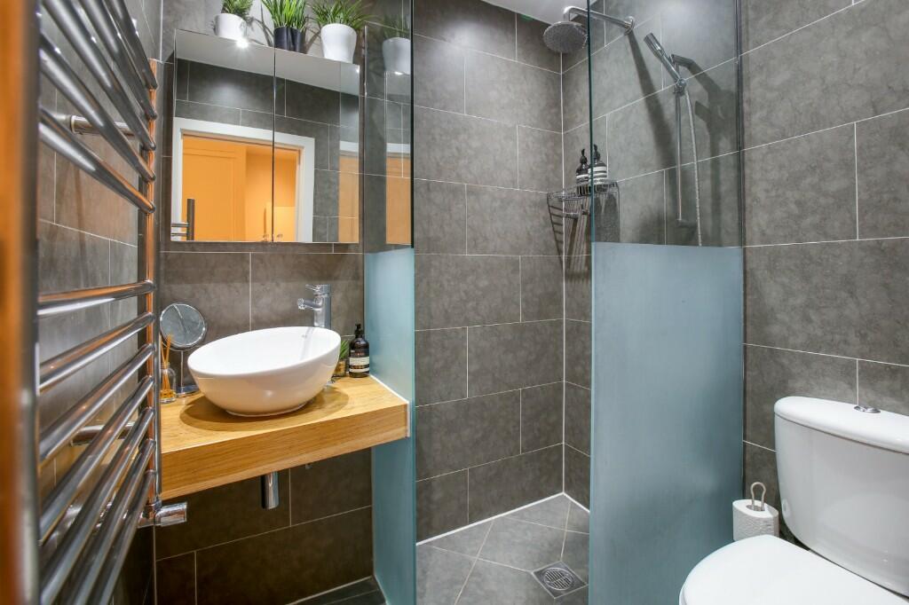 En-Suite Bathroom