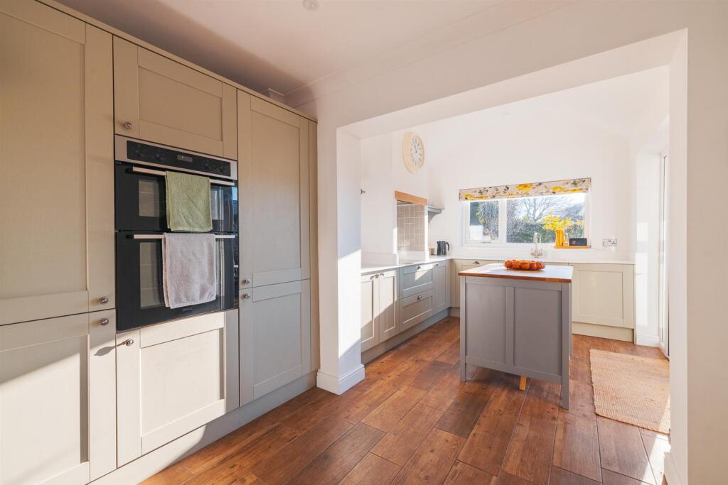 6 Greenfields Close-31.jpg