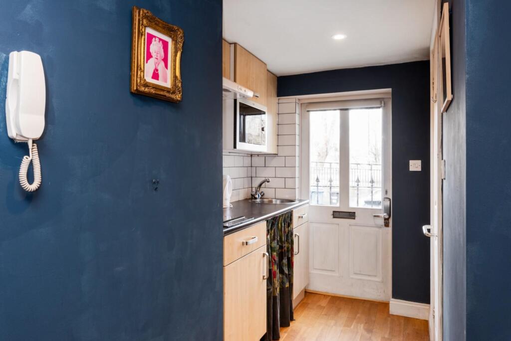 11a Claverton Buildings, Bath, BA2 4lD-10.jpg