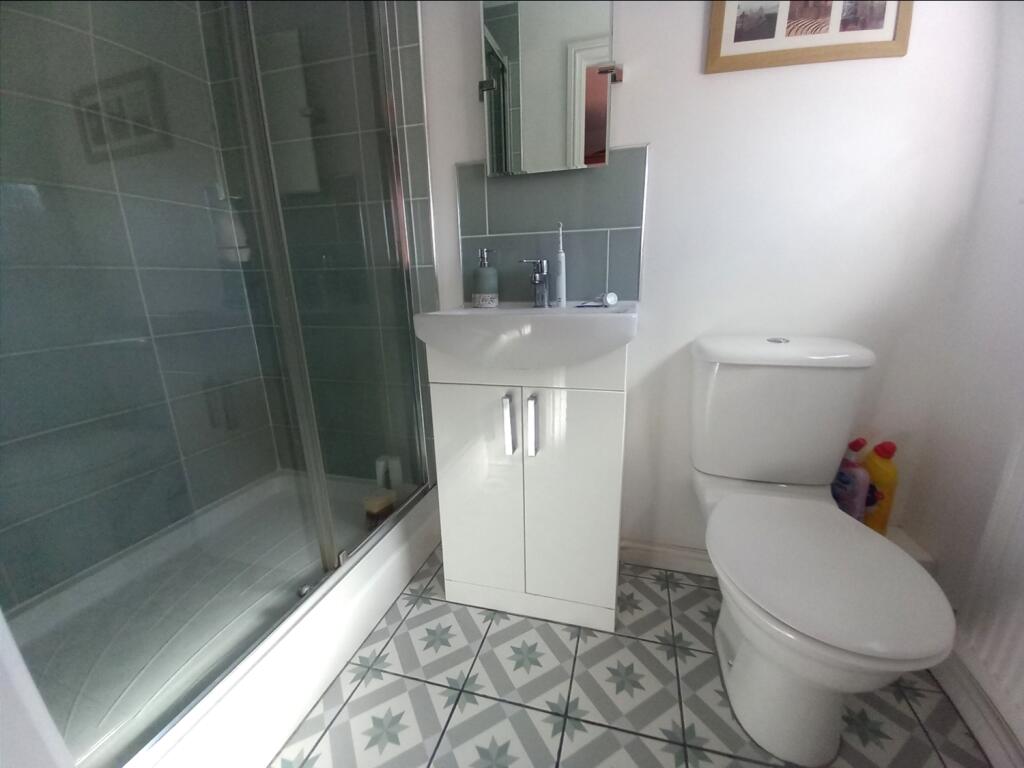 EN SUITE