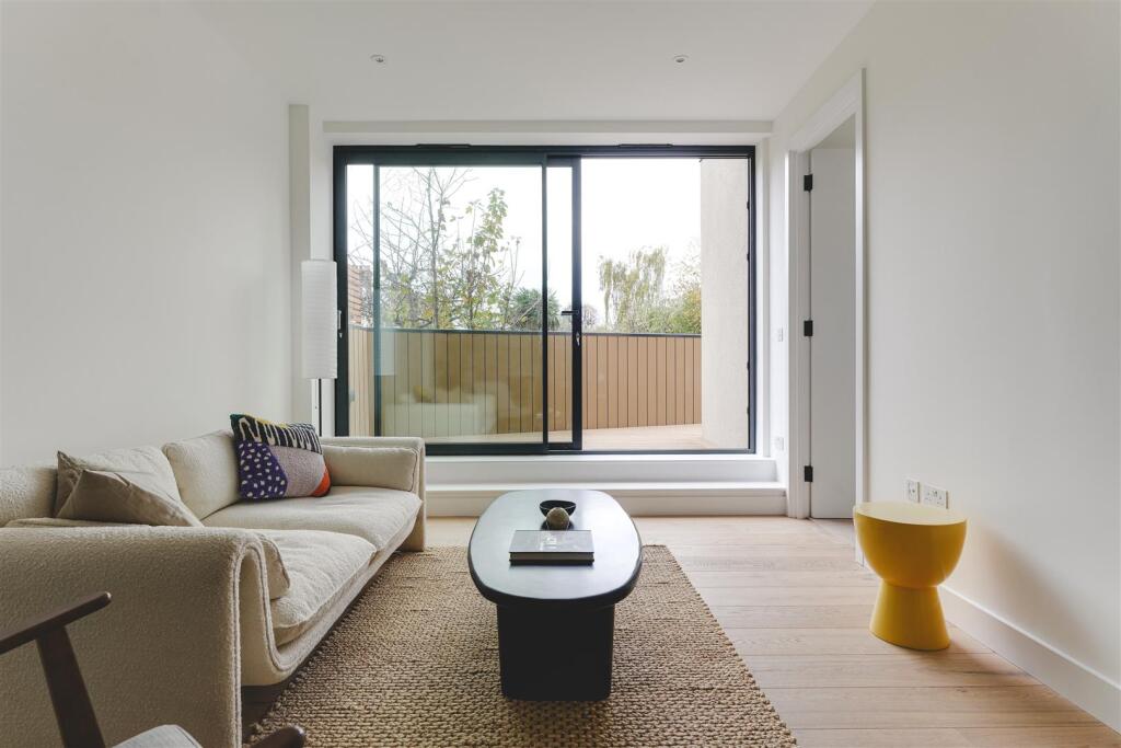 Clissold Close-47.jpg