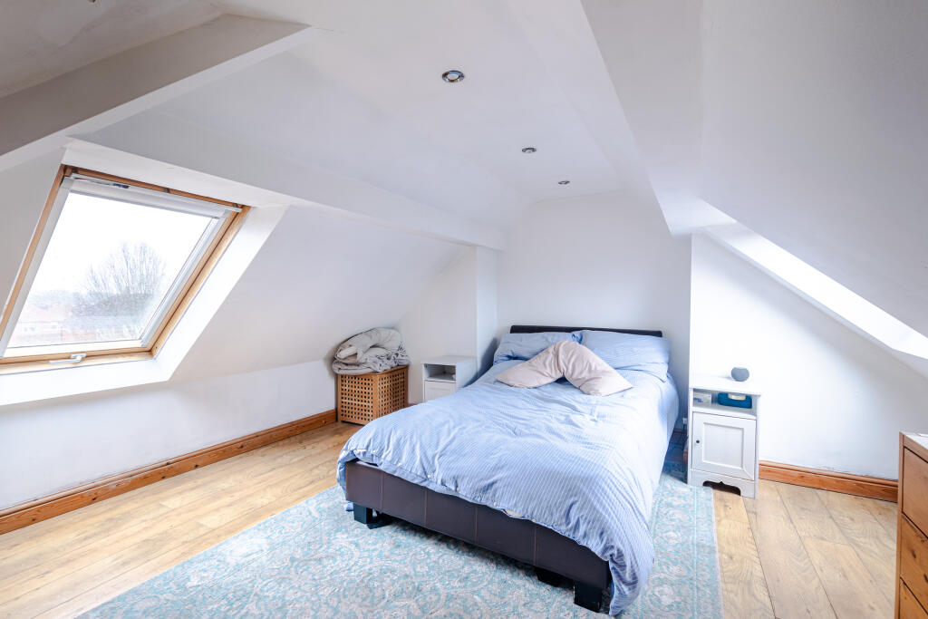bedroom4