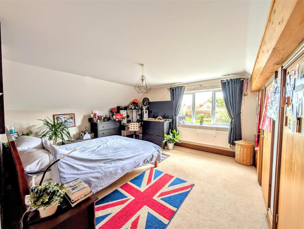 BEDROOM 3