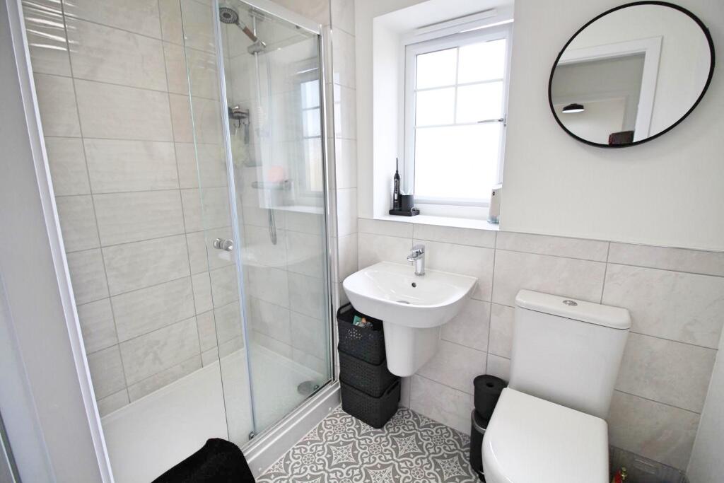 Bedroom One En-suite