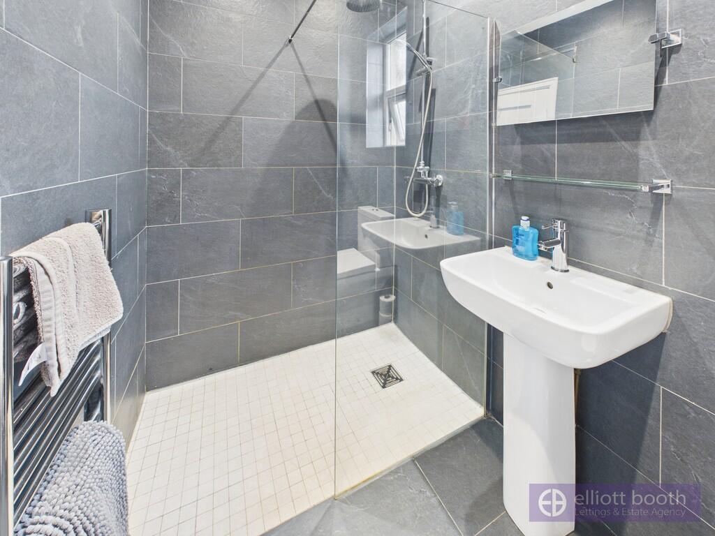 First Floor Showe...