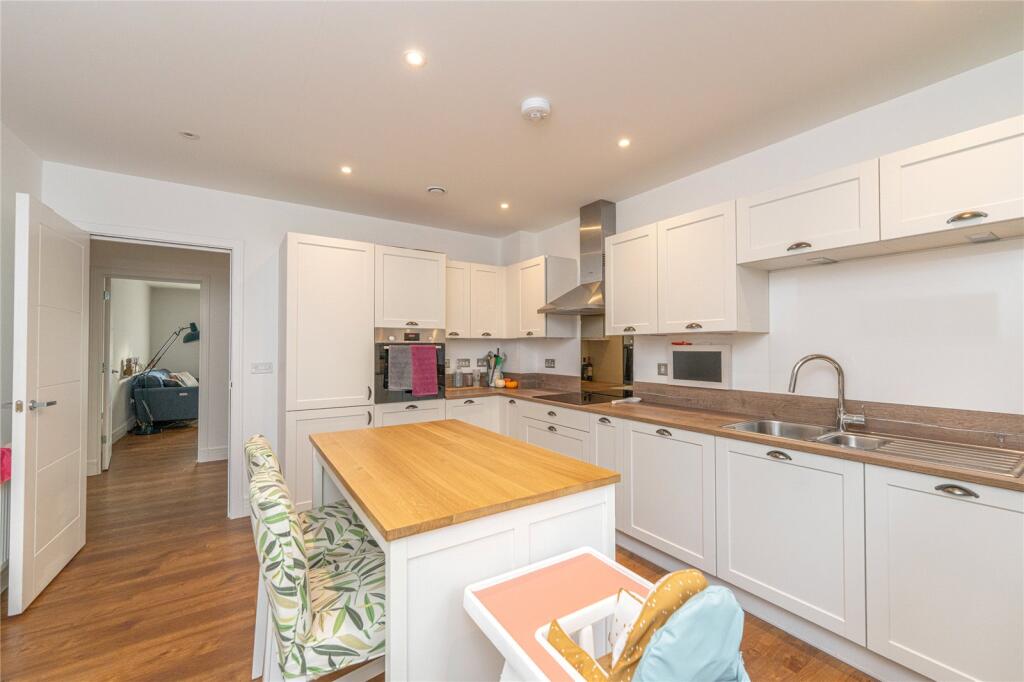 Kitchen Alt