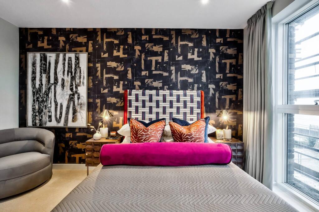 8 2-bed Royal Albert Wharf-15