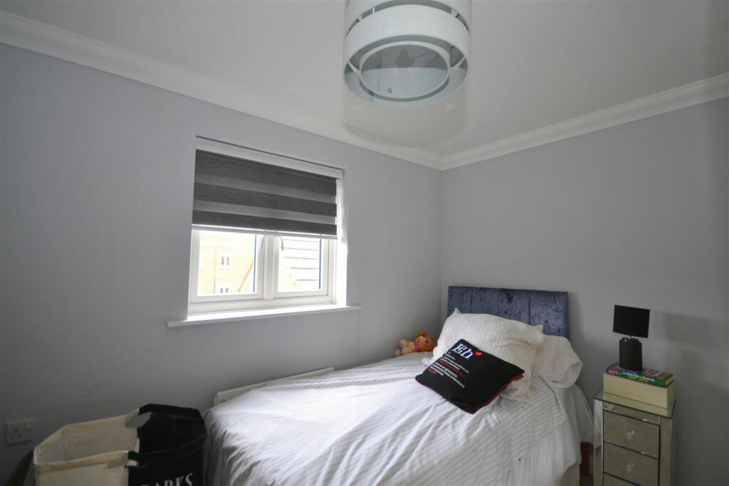 bed 4.JPG