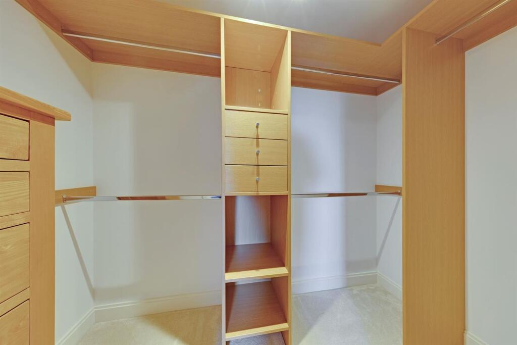 06-2679PFMCS - 4 Holly Place-22-medium.jpg