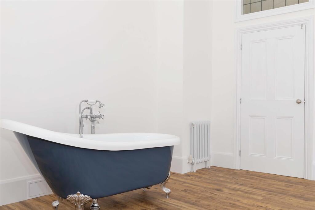 Adelaide Crescent_4.jpg